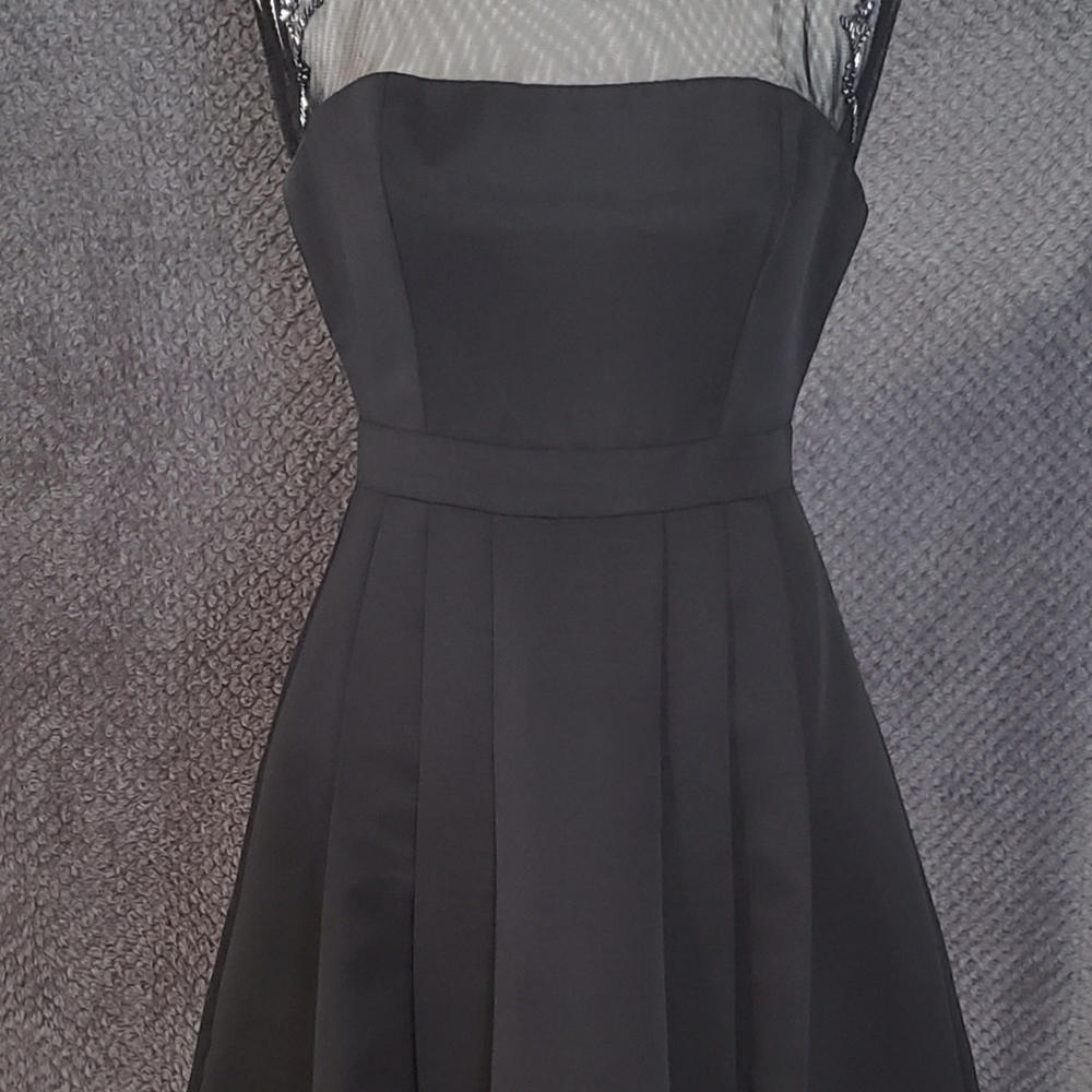 Dress - Picture 2 of 4